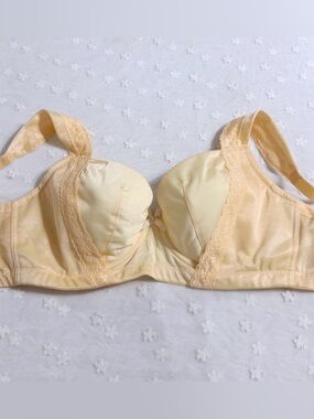 5 bras for $46! US-34C/JP-D75 Japanese Brand Comfortable Breathable Thin Cup Bra